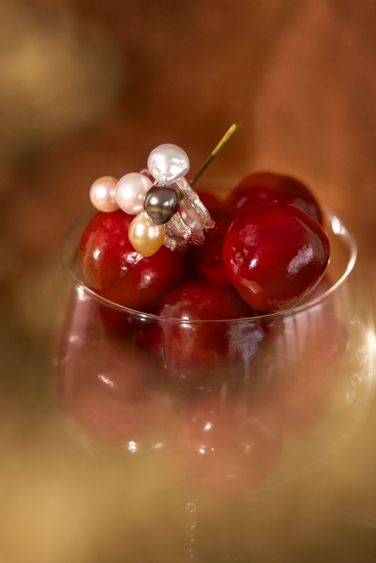 Side view of Bel Air-sterling silver ring with 10mm Tahitian -fresh water - semi-round pearl.