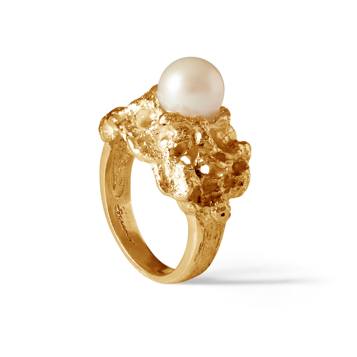 Grand Sable gold vermeil ring with a golden South Sea pearl, handcrafted in Mauritius