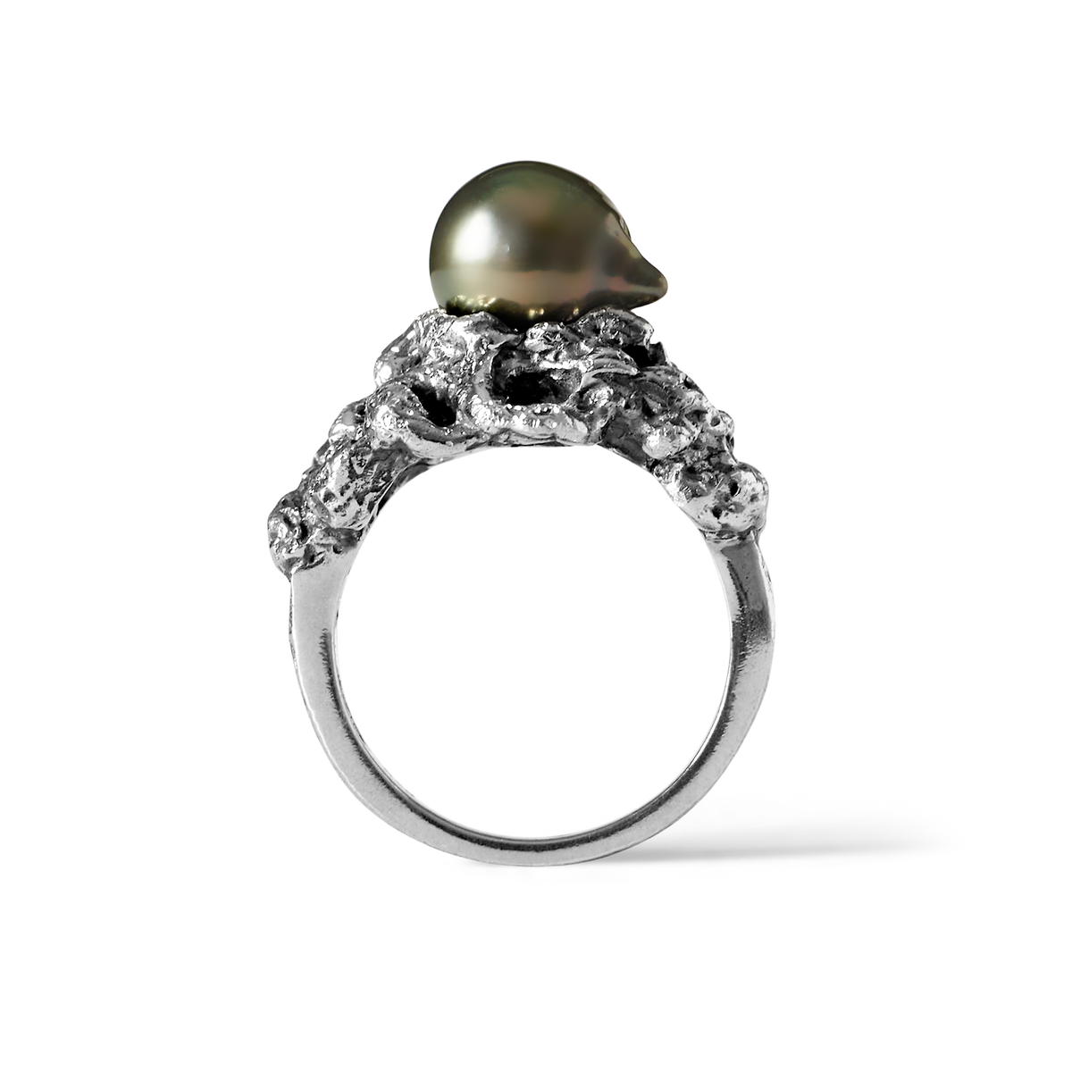 Side view of the Ile aux Sables sterling silver ring featuring a 9mm Tahitian pearl and coral-inspired sculptural band