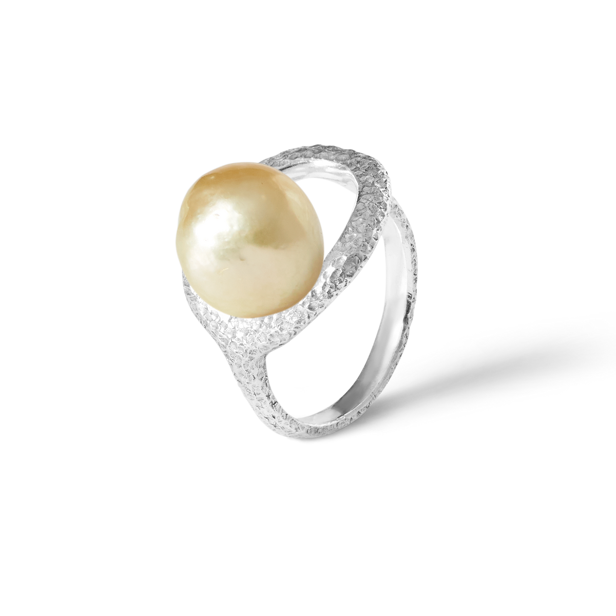 Pamplemousse hammered sterling silver ring featuring a luminous Golden South Sea pearl