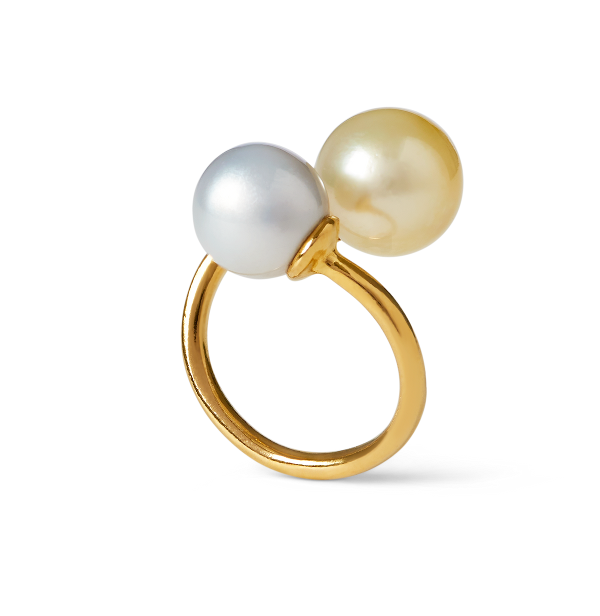 Oceano-jewels
Trou D'eau Douce gold vermeil ring with white freshwater pearls .