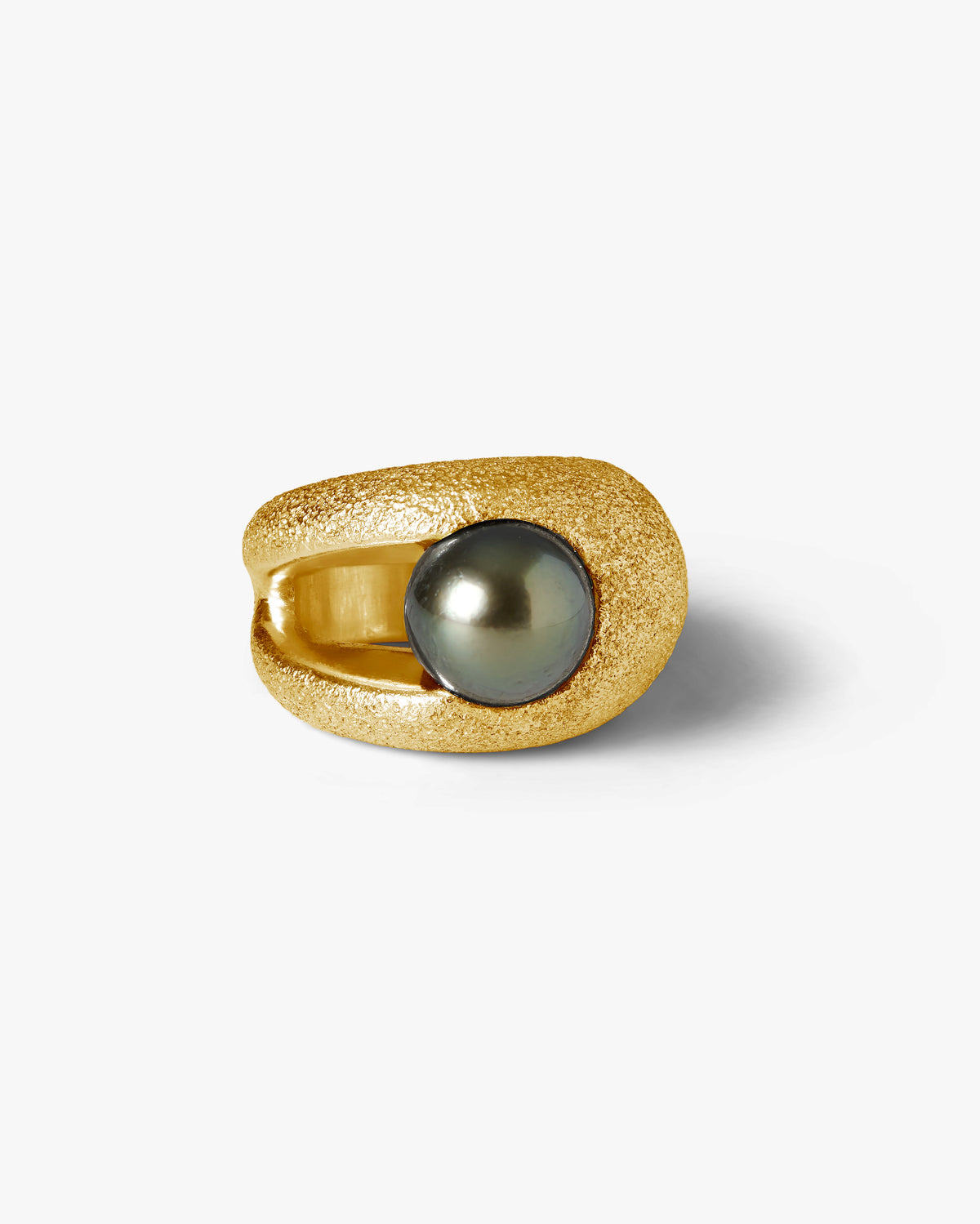 Handcrafted Astroea gold vermeil ring featuring a 10 mm Tahitian pearl, made in Mauritius