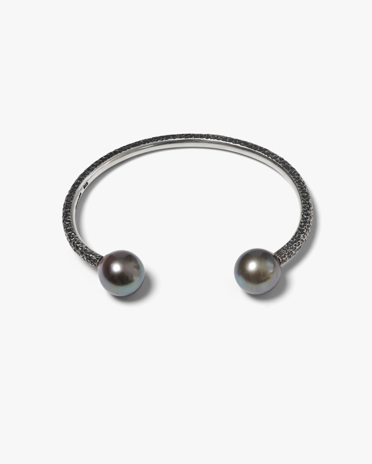 Balaclava silver cuff bracelet with 10-11 mm Tahitian pearls, handcrafted by Oceano Jewels in Mauritius