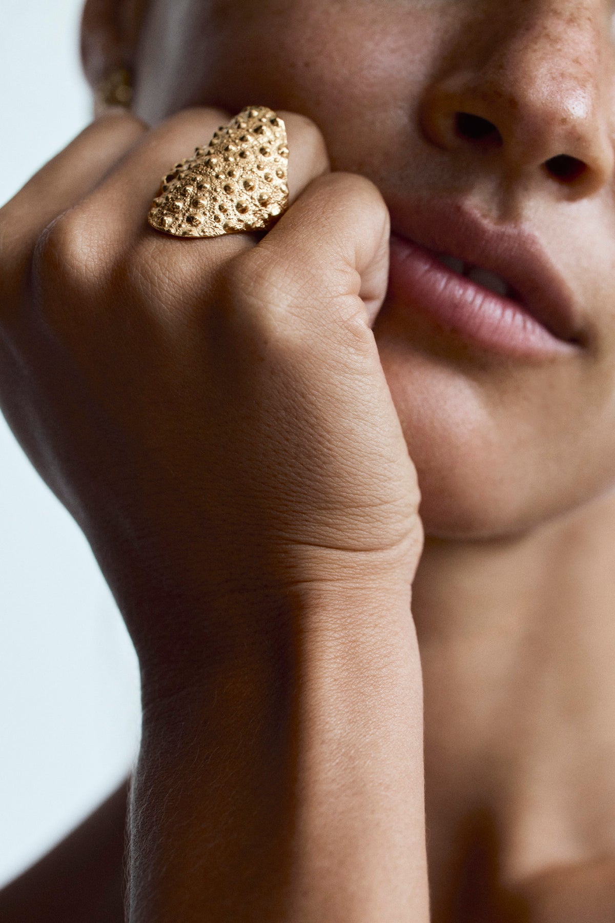 Sculptural Grand Gaube gold vermeil ring inspired by the ocean in Mauritius