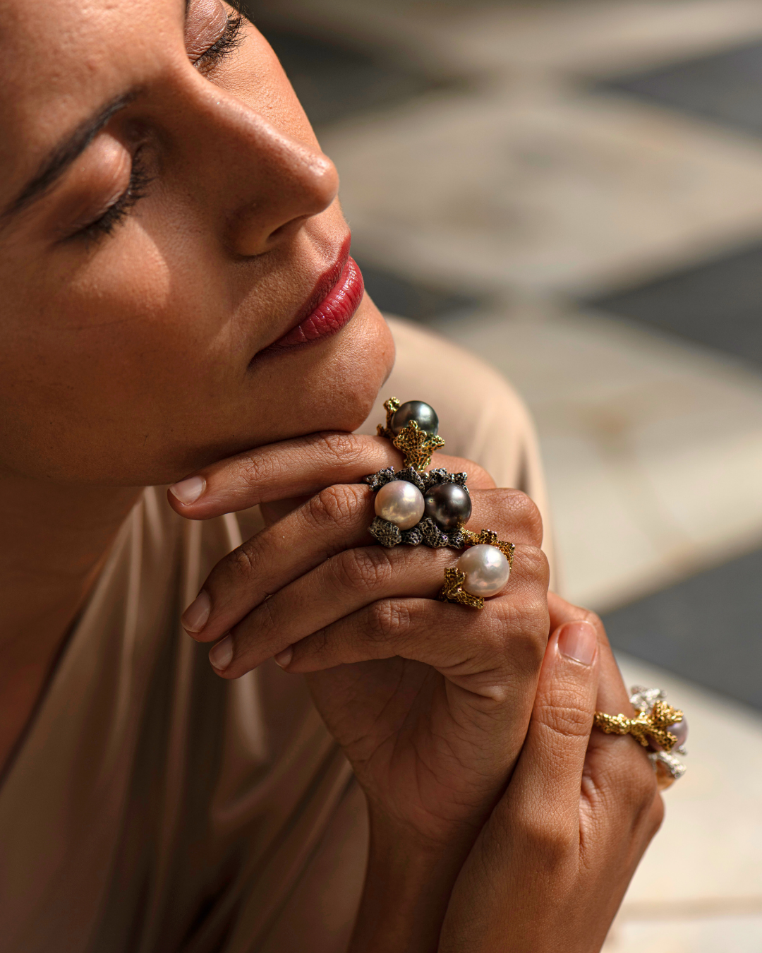 Luxury Ile aux Cerfs 18K gold pearl ring with a 13.5mm white South Sea pearl by Oceano Jewels