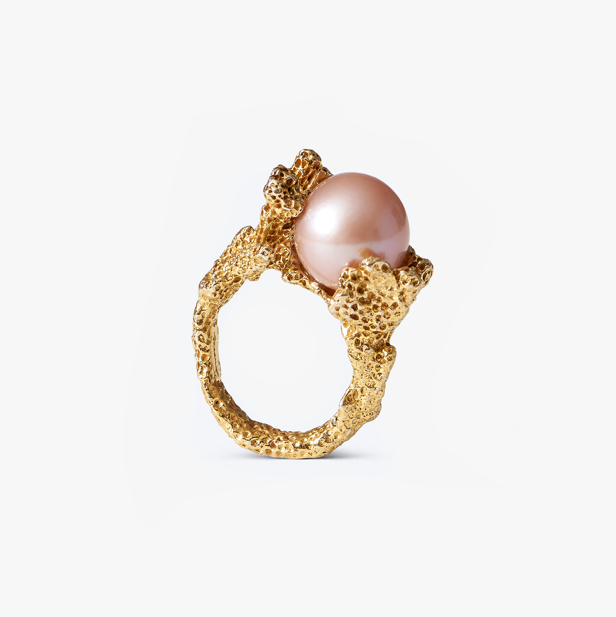 Ile aux Cerfs 18K solid gold ring with 13.5 mm pink fresh water pearl by Oceano Jewels