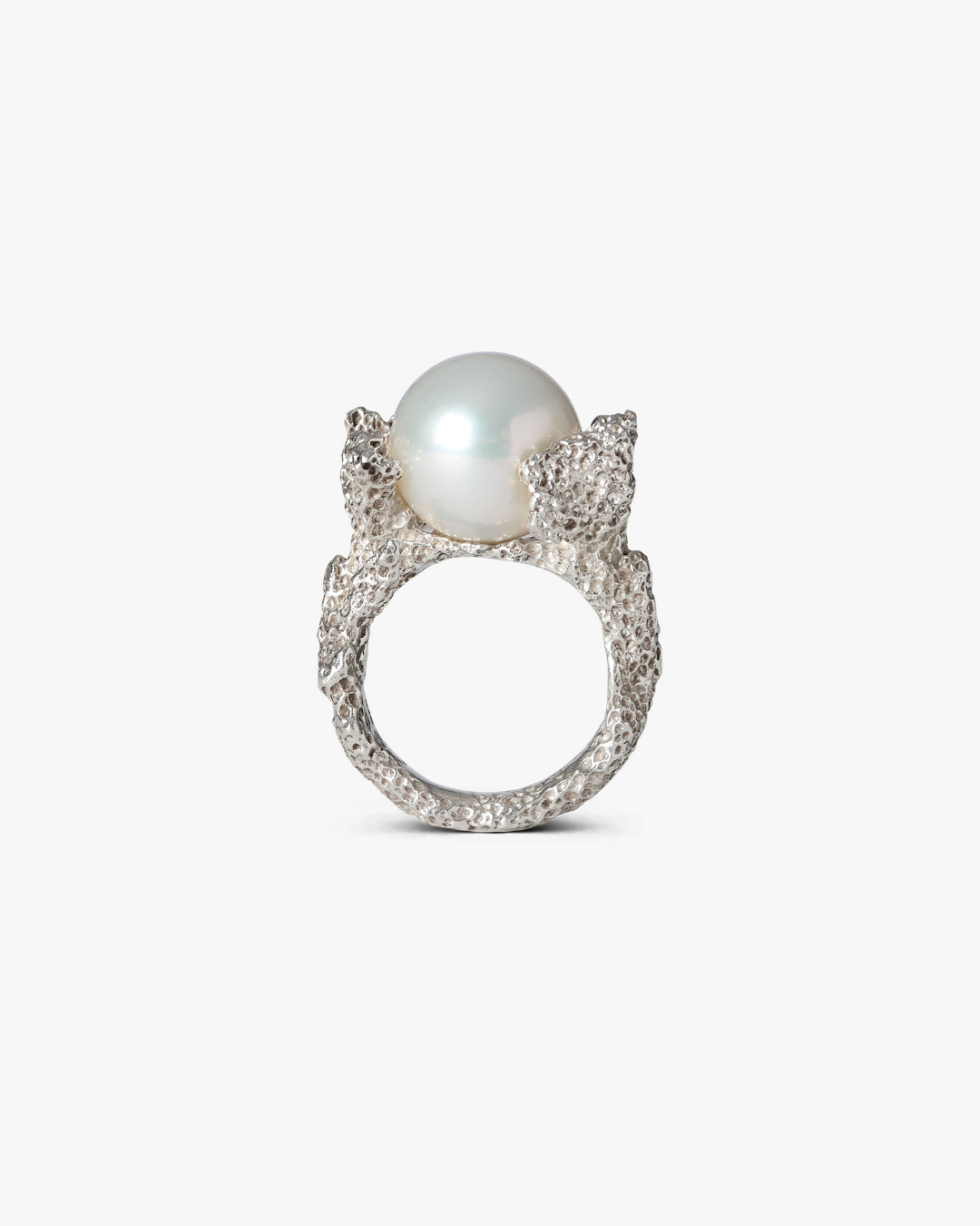 Ile aux Cerfs sterling silver ring featuring a white South Sea pearl by Oceano Jewels