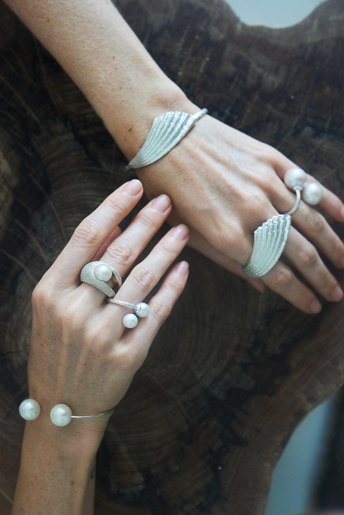 Close-up detail of the Le Morne silver bracelet by Oceano Jewels