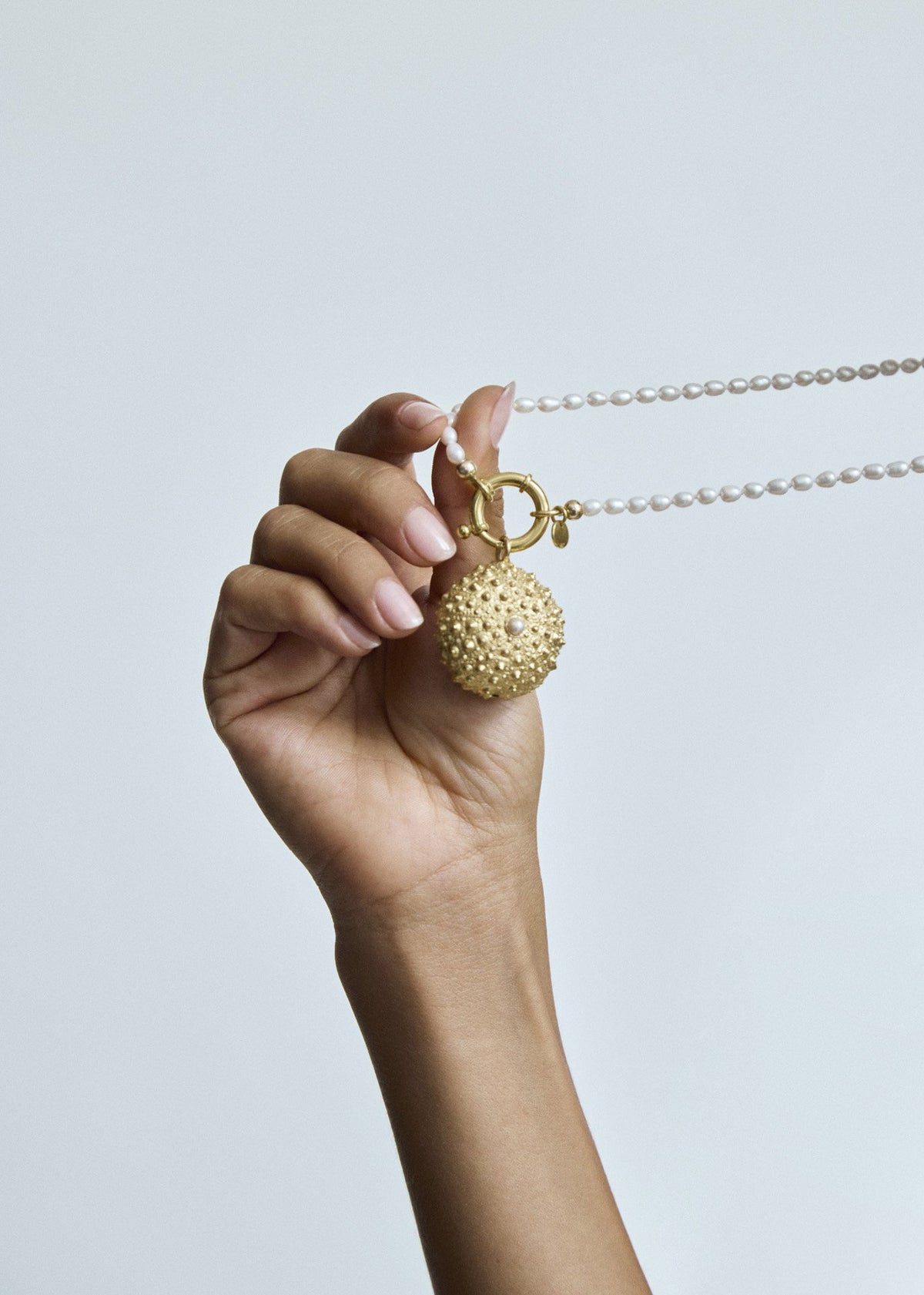 Surinam Gold Long White Rice Pearl 70 cm Sea Urchin worn