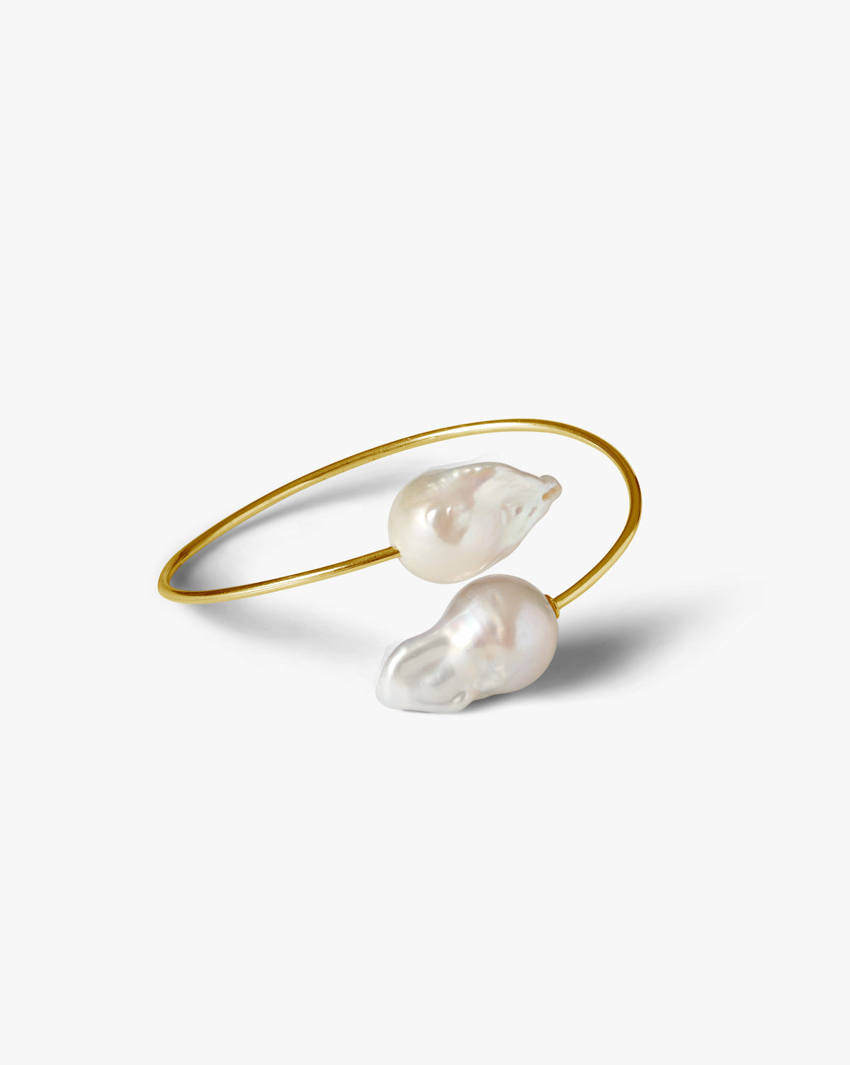 Oceano Trou d’eau Douce gold vermeil bracelet with two freshwater baroque pearls