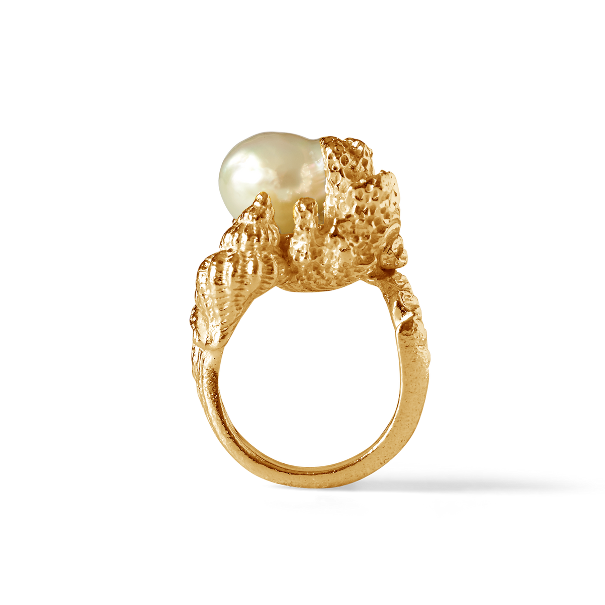 Grand Sable white South Sea pearl statement ring inspired by the coastal beauty of Mauritius