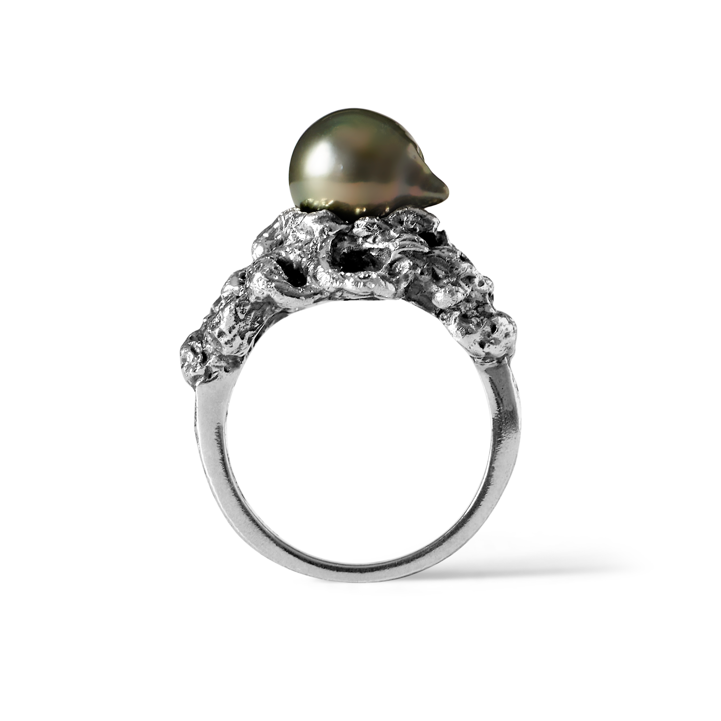 Side view of the Ile aux Sables sterling silver ring featuring a 9mm Tahitian pearl and coral-inspired sculptural band