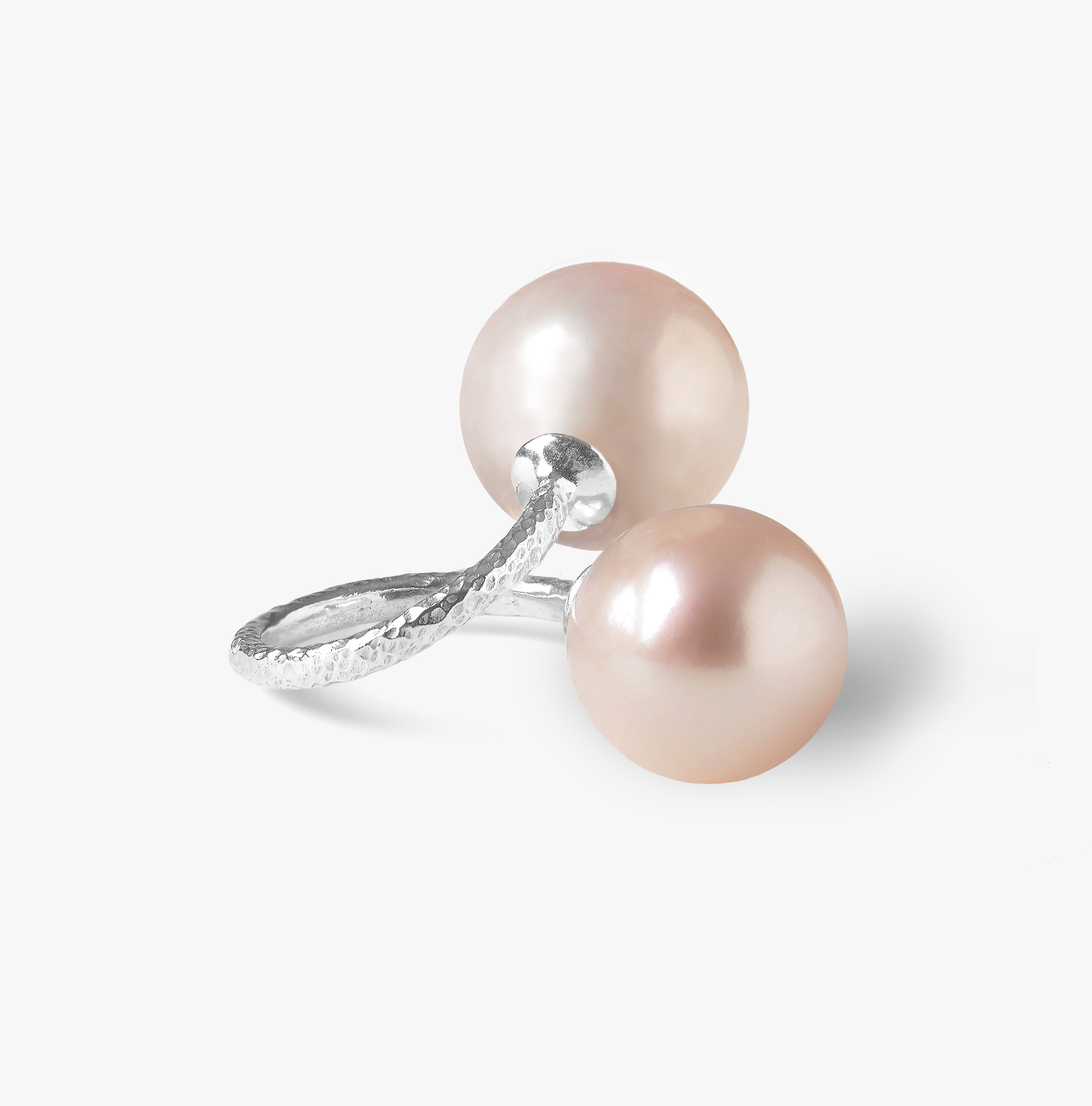Trou D'eau Douce Ring Silver Beaten Pink Round 14 mm