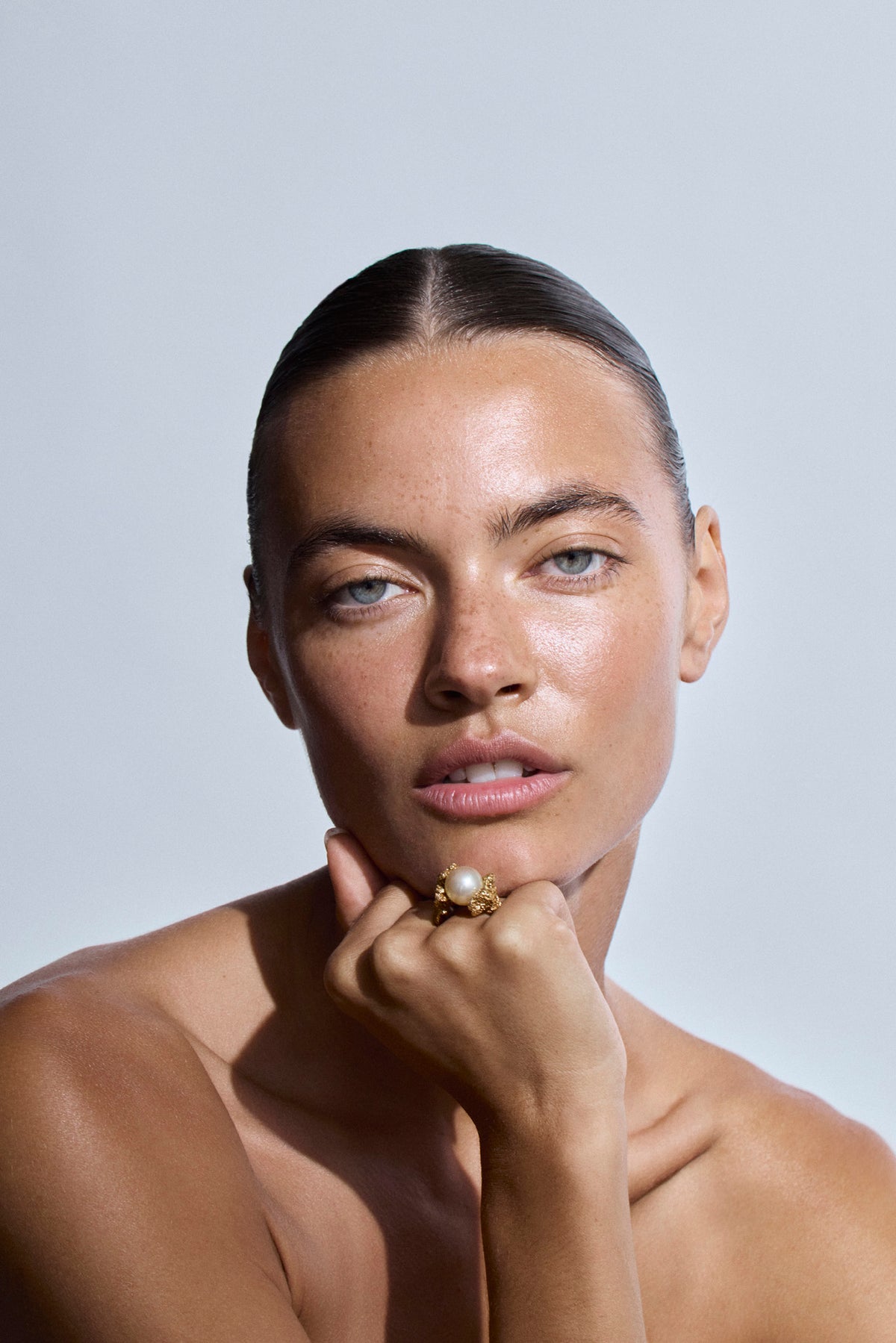Ile aux Cerfs 18K solid gold ring featuring a white South Sea pearl by Oceano Jewels