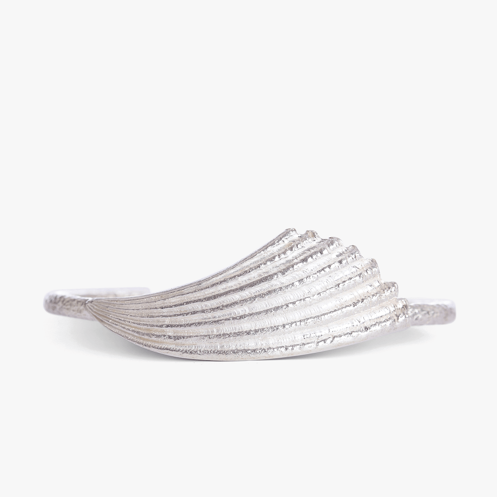 Le Morne silver bracelet worn on the wrist, handcrafted by Oceano Jewels in Mauritius