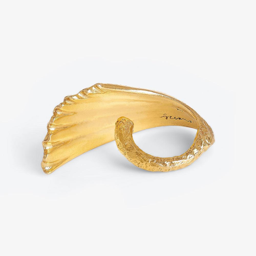 Side view of Oceano Le Morne Gold jewellery showing its elegant design