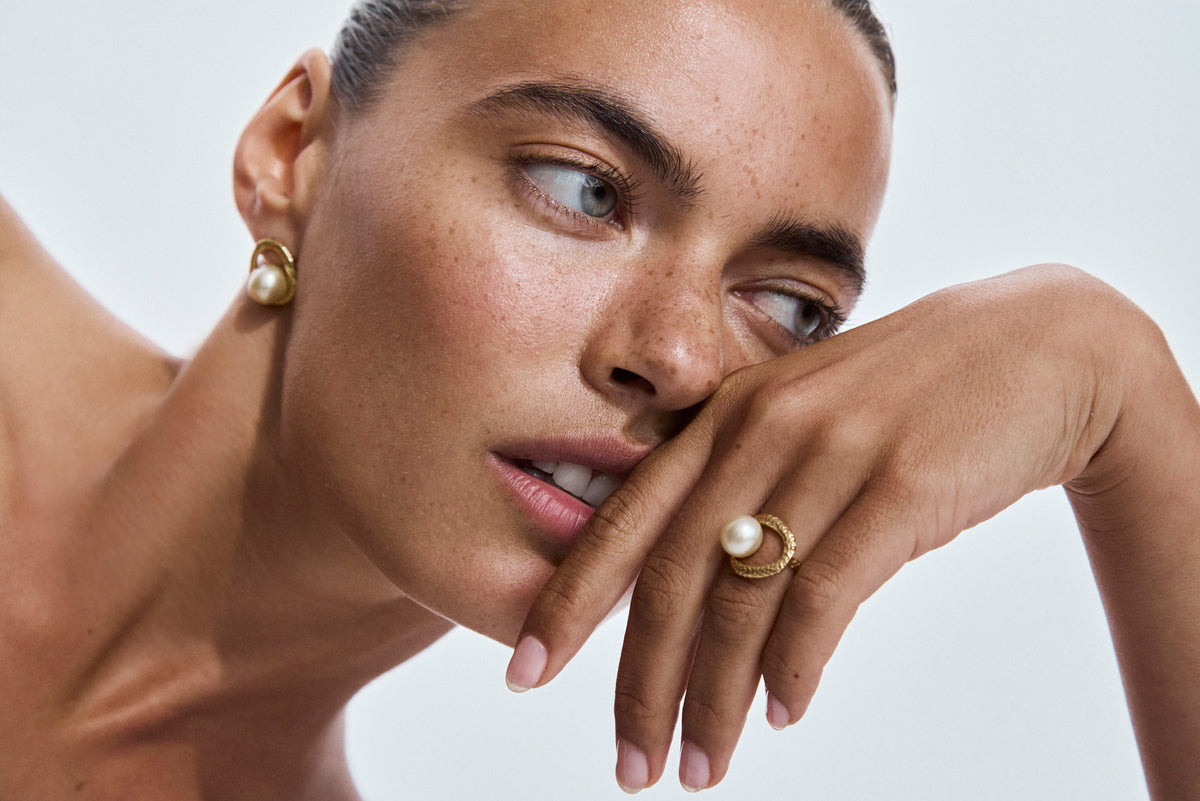 Pair of Oceano Pamplemousse gold earrings with matching 10mm South Sea pearls ring ,
