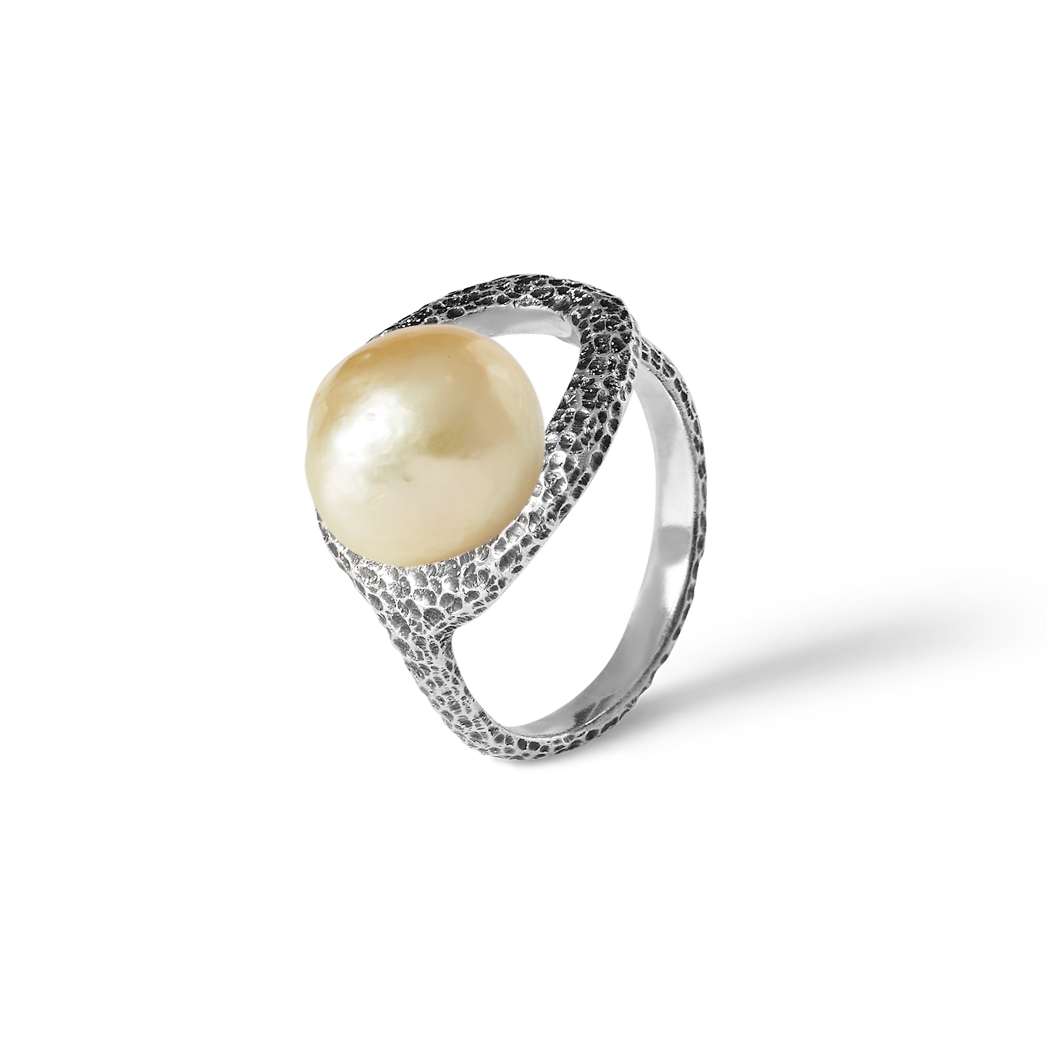 Pamplemousse oxidised 925 sterling silver ring featuring a luminous 10mm Golden South Sea pear