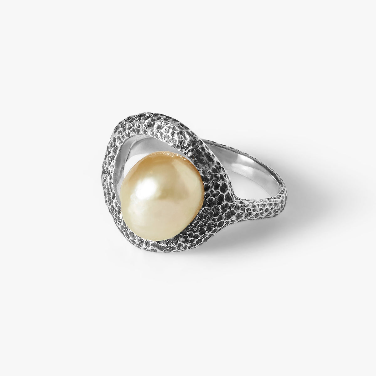 Oceano Pamplemousse oxidised sterling silver ring with 10mm Golden South Sea pearl