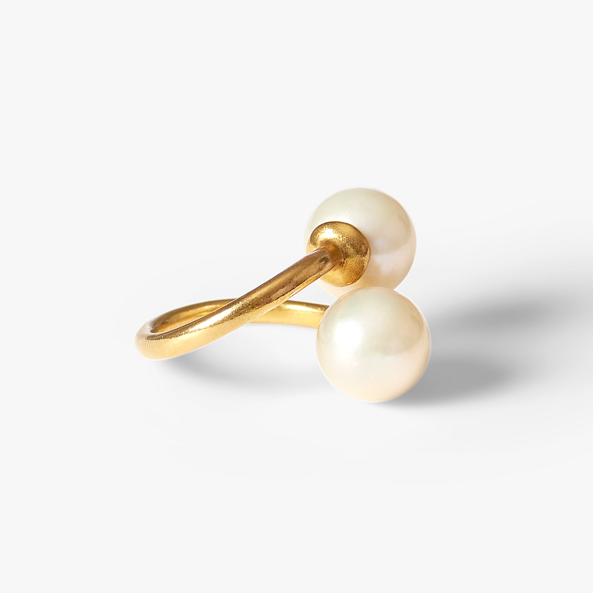 Trou D'eau Douce gold vermeil ring with 8mm and 12mm white freshwater pearls, handcrafted by Oceano Jewels in Mauritius