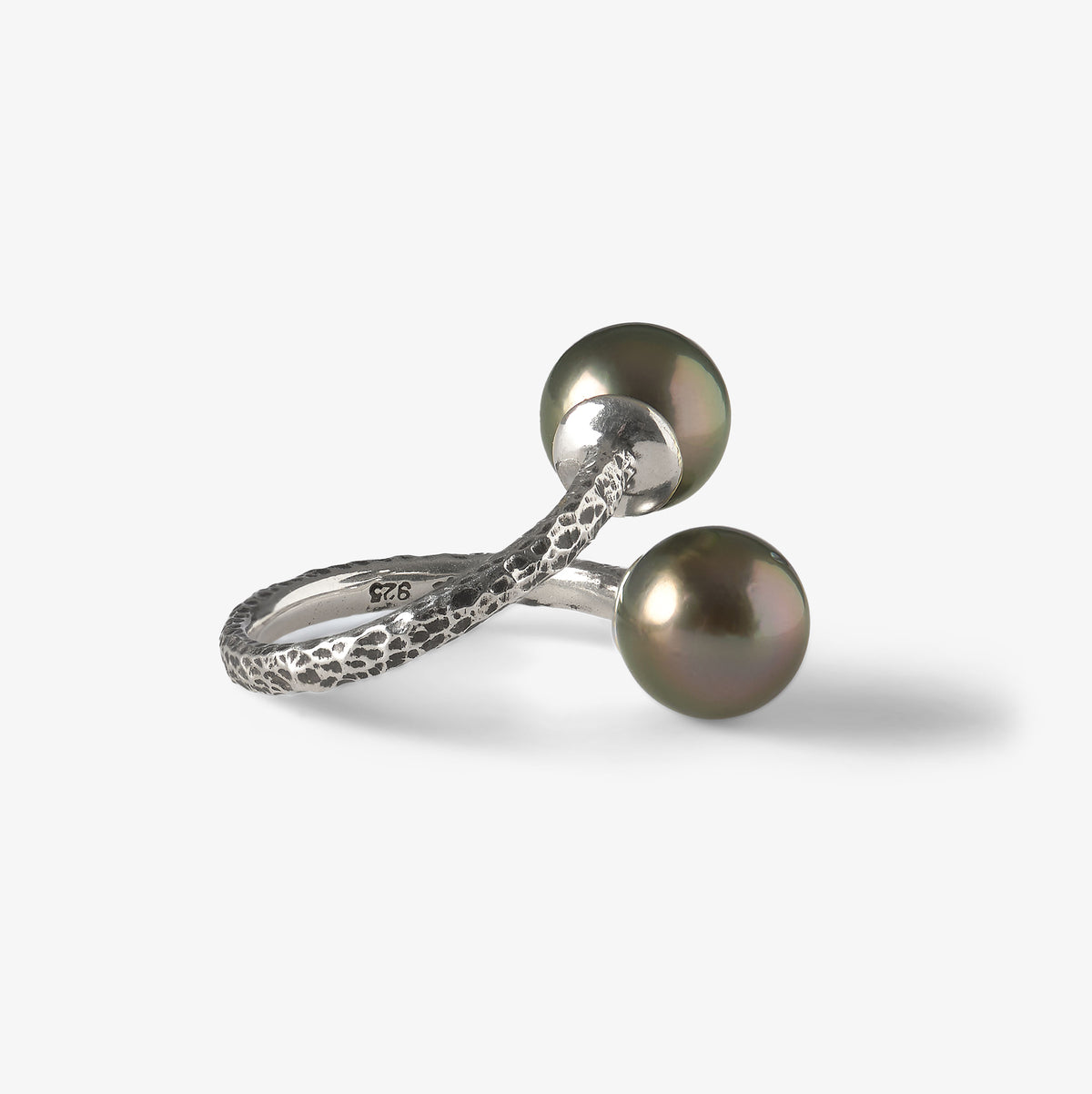 Handcrafted Trou d'eau Douce oxidised silver jewelry with natural Tahitian pearls by Oceano Jewels