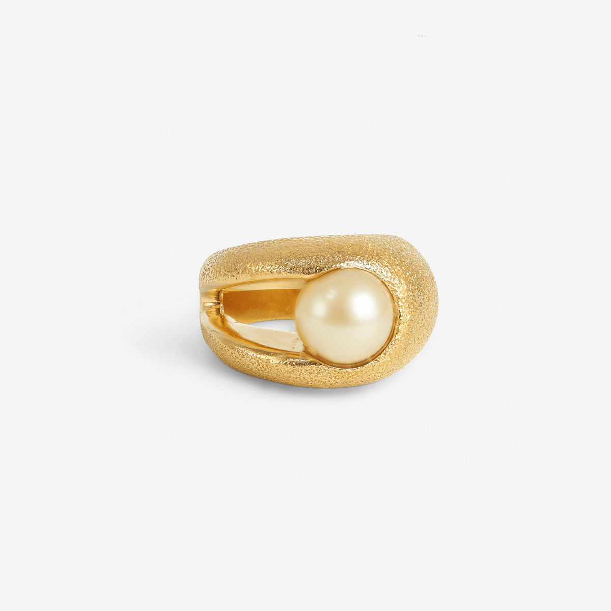 Side view of Astroea gold Diamanté ring with cream South Sea pearl