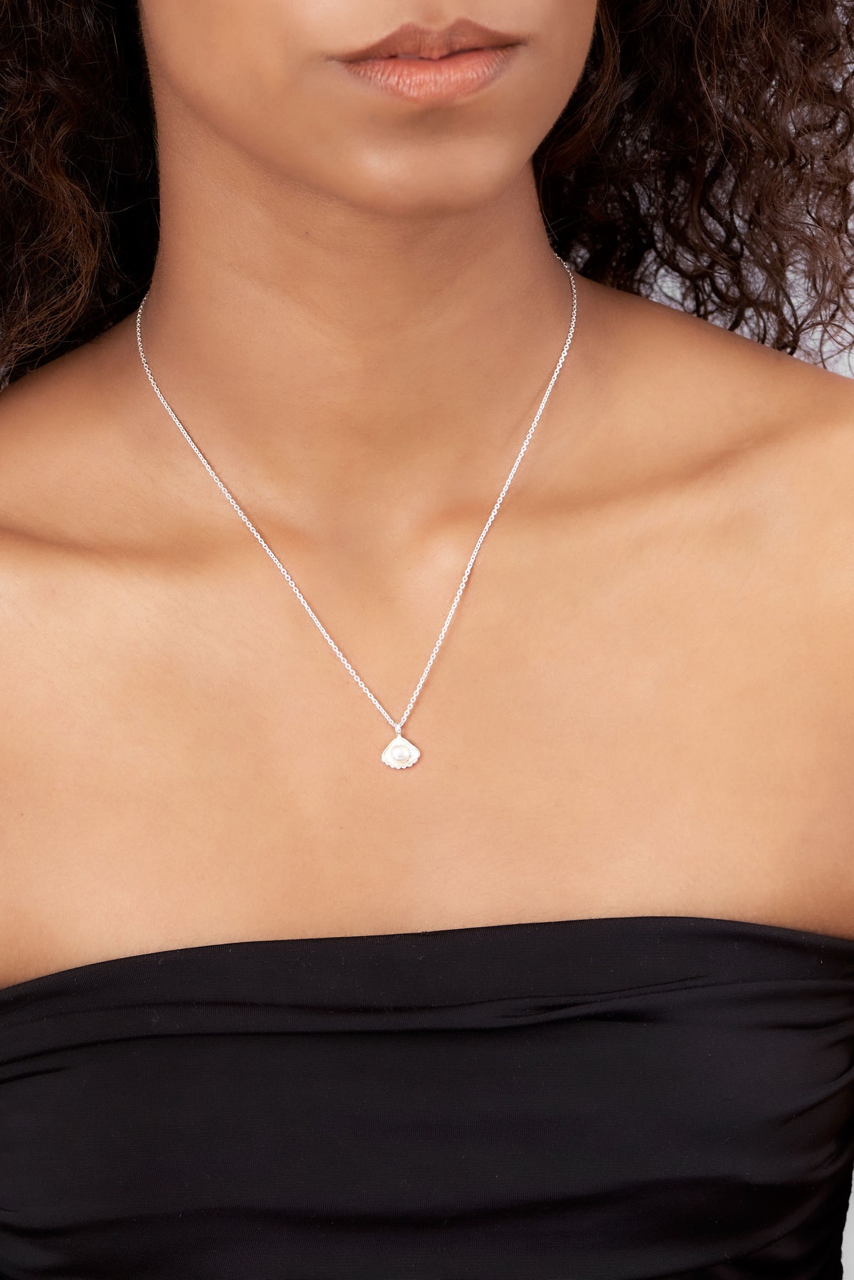 Flacq silver pearl necklace handcrafted in Mauritius by Oceano Jewels